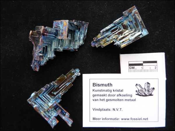 Bismuth crystal middle