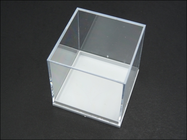 D08W Box cube large white