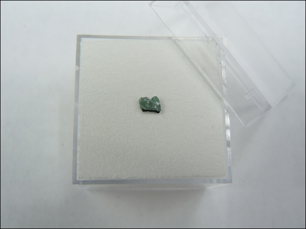 Diamond rough 3-4mm XL green